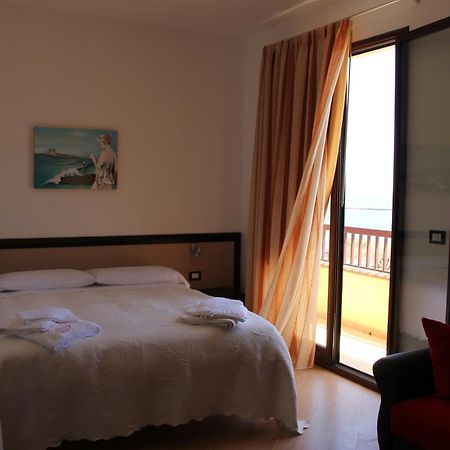 Portopalo Di Capo Passero Albergo Perseo מראה חיצוני תמונה