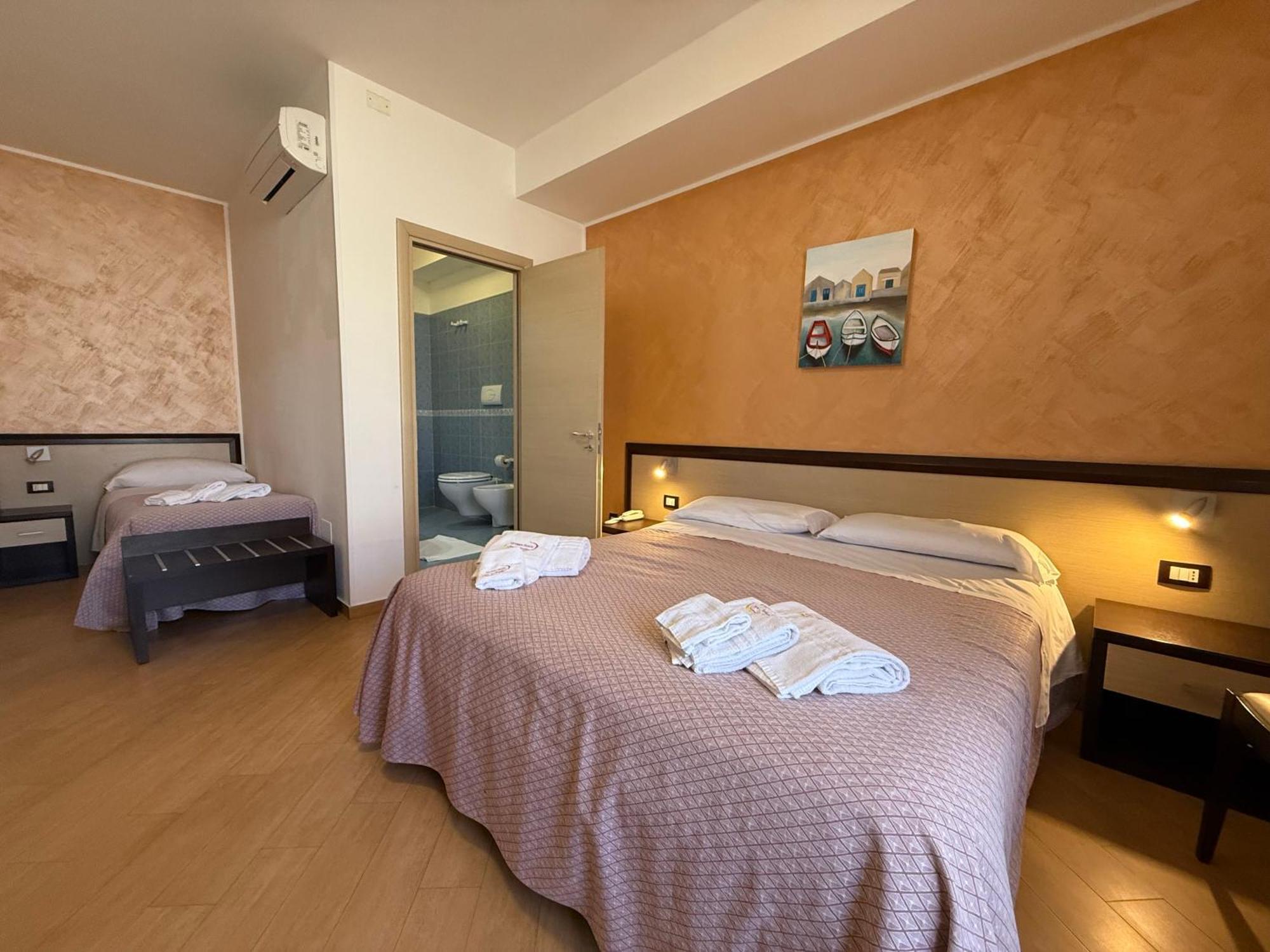 Portopalo Di Capo Passero Albergo Perseo מראה חיצוני תמונה