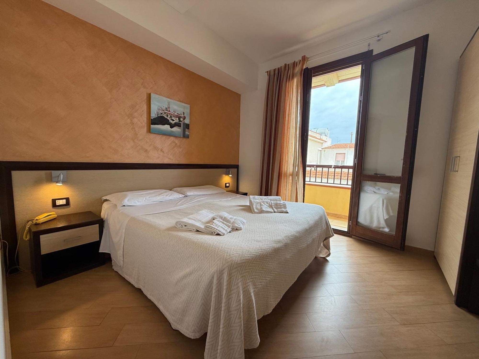 Portopalo Di Capo Passero Albergo Perseo מראה חיצוני תמונה