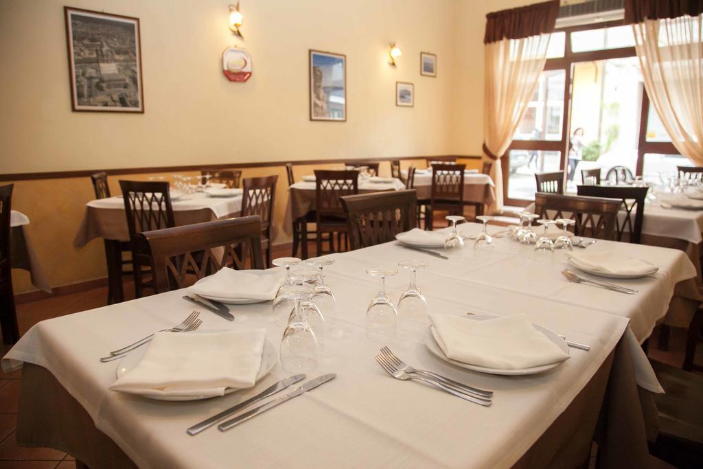 Portopalo Di Capo Passero Albergo Perseo מראה חיצוני תמונה